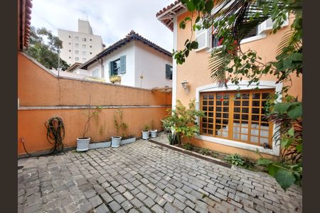 Casa à venda com 180m², 4 quartos e 2 vagas Casa à venda com 180m², 4 quartos e 2 vagasGaragem