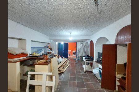 Casa à venda com 180m², 4 quartos e 2 vagas Casa à venda com 180m², 4 quartos e 2 vagasAteliê