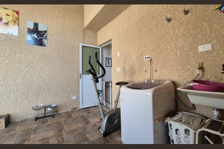 Apartamento à venda com 108m², 2 quartos e 2 vagas Apartamento à venda com 108m², 2 quartos e 2 vagasLavanderia