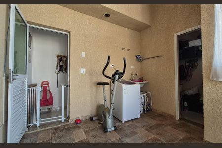 Apartamento à venda com 108m², 2 quartos e 2 vagas Apartamento à venda com 108m², 2 quartos e 2 vagasLavanderia