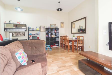 Apartamento à venda com 70m², 3 quartos e 1 vaga Apartamento à venda com 70m², 3 quartos e 1 vagaSala