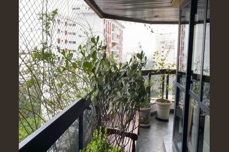 Apartamento à venda com 210m², 3 quartos e 3 vagasFoto 02