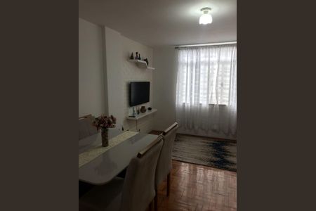 Apartamento à venda com 70m², 2 quartos e 1 vaga Apartamento à venda com 70m², 2 quartos e 1 vagaSala