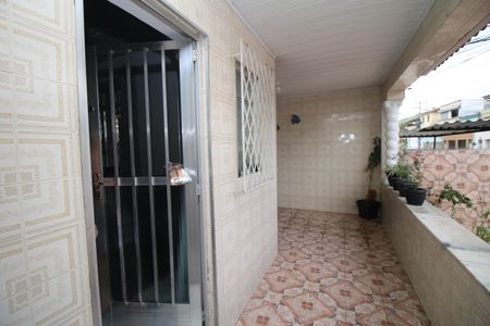 Casa à venda com 100m², 3 quartos e 3 vagasVaranda