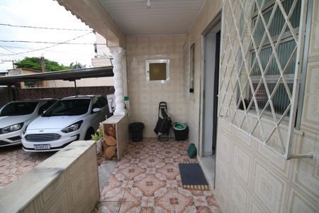Casa à venda com 100m², 3 quartos e 3 vagasVaranda