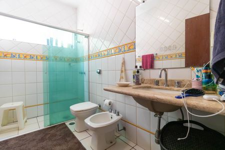 Casa à venda com 206m², 3 quartos e 3 vagas Casa à venda com 206m², 3 quartos e 3 vagasBanheiro