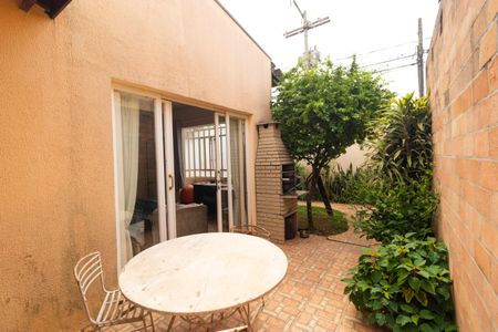 Casa à venda com 206m², 3 quartos e 3 vagas Casa à venda com 206m², 3 quartos e 3 vagasChurrasqueira