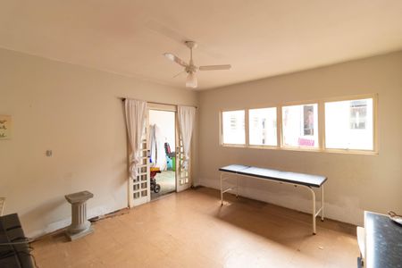 Casa à venda com 206m², 3 quartos e 3 vagas Casa à venda com 206m², 3 quartos e 3 vagasSala 01 da edícula