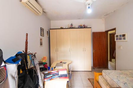 Casa à venda com 206m², 3 quartos e 3 vagas Casa à venda com 206m², 3 quartos e 3 vagasQuarto 01