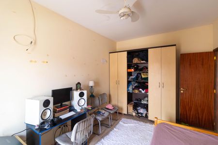 Casa à venda com 206m², 3 quartos e 3 vagas Casa à venda com 206m², 3 quartos e 3 vagasQuarto 02