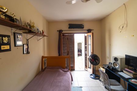 Casa à venda com 206m², 3 quartos e 3 vagas Casa à venda com 206m², 3 quartos e 3 vagasQuarto 02