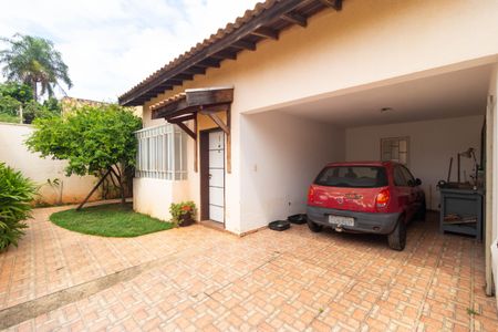 Casa à venda com 206m², 3 quartos e 3 vagas Casa à venda com 206m², 3 quartos e 3 vagasGaragem