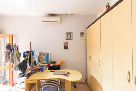 Casa à venda com 206m², 3 quartos e 3 vagas Casa à venda com 206m², 3 quartos e 3 vagasQuarto 01