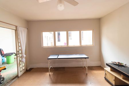 Casa à venda com 206m², 3 quartos e 3 vagas Casa à venda com 206m², 3 quartos e 3 vagasSala 01 da edícula