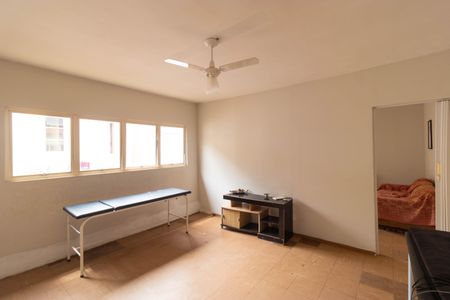 Casa à venda com 206m², 3 quartos e 3 vagas Casa à venda com 206m², 3 quartos e 3 vagasSala 01 da edícula