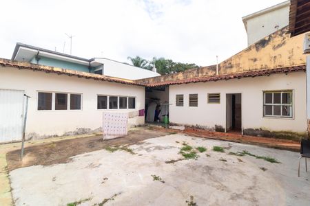 Casa à venda com 206m², 3 quartos e 3 vagas Casa à venda com 206m², 3 quartos e 3 vagasQuintal