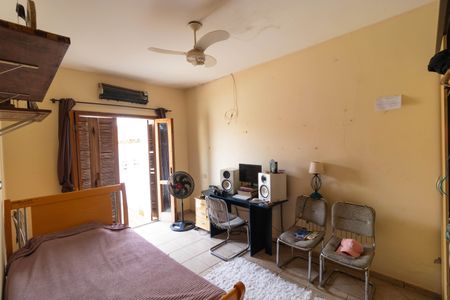 Casa à venda com 206m², 3 quartos e 3 vagas Casa à venda com 206m², 3 quartos e 3 vagasQuarto 02