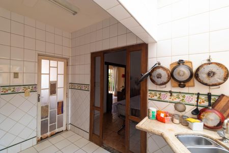 Casa à venda com 206m², 3 quartos e 3 vagas Casa à venda com 206m², 3 quartos e 3 vagasCozinha