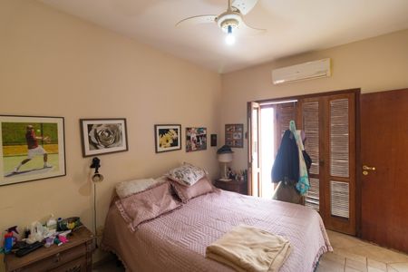 Casa à venda com 206m², 3 quartos e 3 vagas Casa à venda com 206m², 3 quartos e 3 vagasSuíte