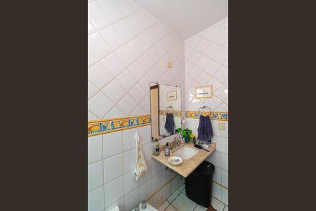 Casa à venda com 206m², 3 quartos e 3 vagas Casa à venda com 206m², 3 quartos e 3 vagasBanheiro