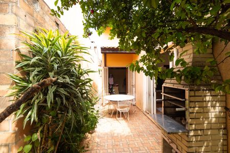 Casa à venda com 206m², 3 quartos e 3 vagas Casa à venda com 206m², 3 quartos e 3 vagasChurrasqueira