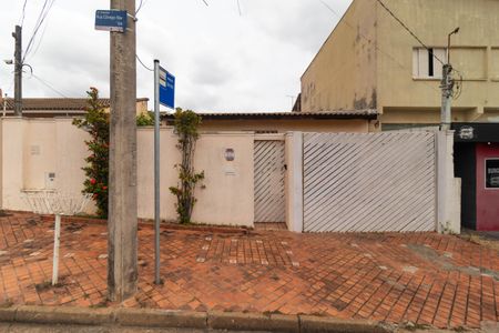 Casa à venda com 206m², 3 quartos e 3 vagas Casa à venda com 206m², 3 quartos e 3 vagasFachada