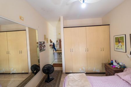 Casa à venda com 206m², 3 quartos e 3 vagas Casa à venda com 206m², 3 quartos e 3 vagasSuíte