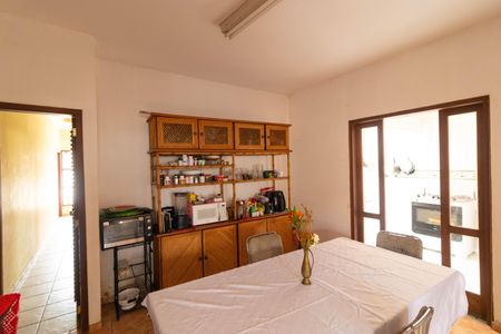 Casa à venda com 206m², 3 quartos e 3 vagas Casa à venda com 206m², 3 quartos e 3 vagasSala de Jantar