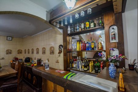 Casa à venda com 130m², 2 quartos e 7 vagas Casa à venda com 130m², 2 quartos e 7 vagasDetalhe Sala