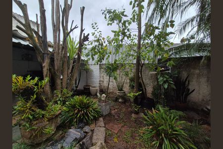 Casa à venda com 130m², 2 quartos e 7 vagas Casa à venda com 130m², 2 quartos e 7 vagasQuintal