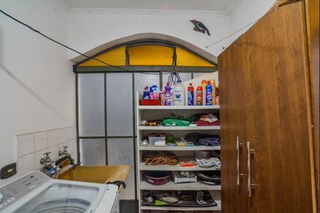 Casa à venda com 130m², 2 quartos e 7 vagas Casa à venda com 130m², 2 quartos e 7 vagasÁrea de Serviço