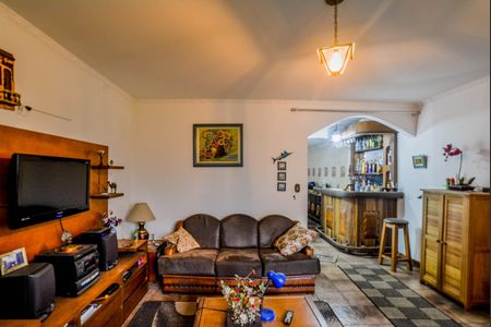 Casa à venda com 130m², 2 quartos e 7 vagas Casa à venda com 130m², 2 quartos e 7 vagasSala