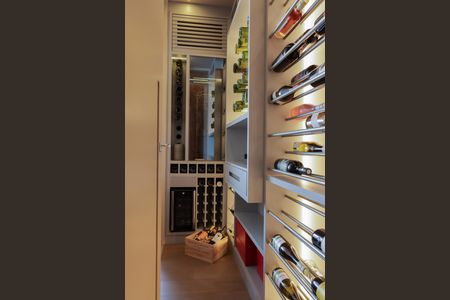 Apartamento para alugar com 134m², 2 quartos e 2 vagas Apartamento para alugar com 134m², 2 quartos e 2 vagasAdega