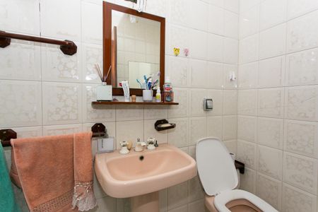 Casa à venda com 115m², 5 quartos e 2 vagasCasa 2 - Banheiro da Suíte