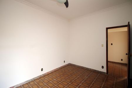 Casa à venda com 300m², 5 quartos e 6 vagasQuarto 2