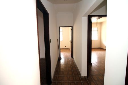 Casa à venda com 300m², 5 quartos e 6 vagasSala - Corredor