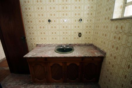 Casa à venda com 300m², 5 quartos e 6 vagasBanheiro Social