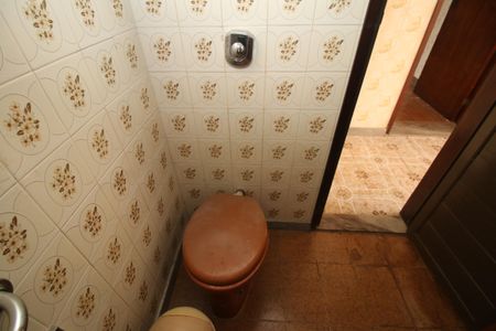 Casa à venda com 300m², 5 quartos e 6 vagasBanheiro Social 2