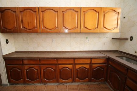 Casa à venda com 300m², 5 quartos e 6 vagasCozinha