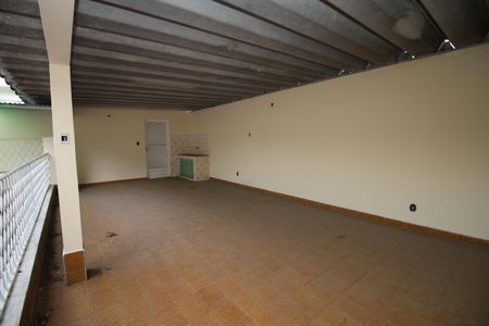 Casa à venda com 300m², 5 quartos e 6 vagasTerraço