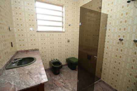 Casa à venda com 300m², 5 quartos e 6 vagasBanheiro Social