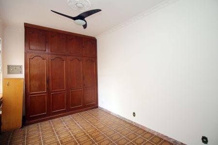 Casa à venda com 300m², 5 quartos e 6 vagasQuarto 2