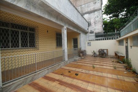 Casa à venda com 300m², 5 quartos e 6 vagasQuintal