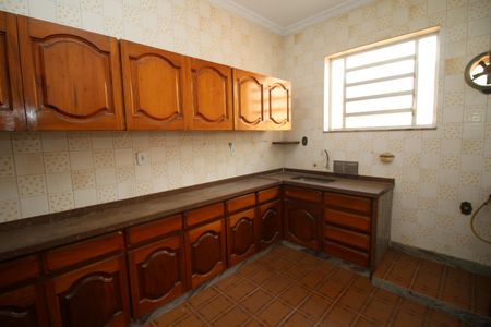 Casa à venda com 300m², 5 quartos e 6 vagasCozinha