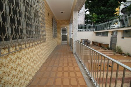 Casa à venda com 300m², 5 quartos e 6 vagasVaranda