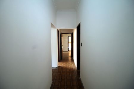 Casa à venda com 300m², 5 quartos e 6 vagasSala - Corredor