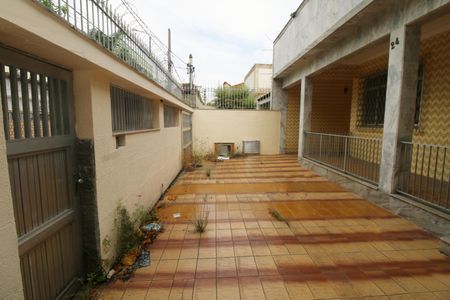 Casa à venda com 300m², 5 quartos e 6 vagasQuintal