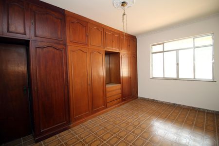 Casa à venda com 300m², 5 quartos e 6 vagasQuarto 1