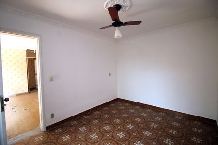 Casa à venda com 300m², 5 quartos e 6 vagasQuarto 4