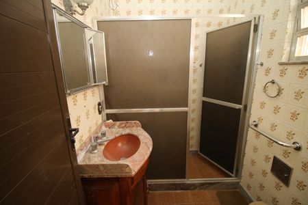 Casa à venda com 300m², 5 quartos e 6 vagasBanheiro Social 2